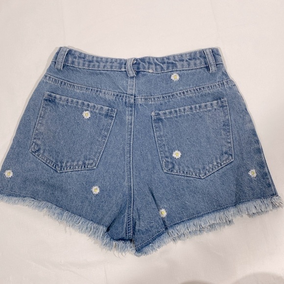 Altard state daisy embroidered fringed denim shorts size XS - Picture 2 of 7